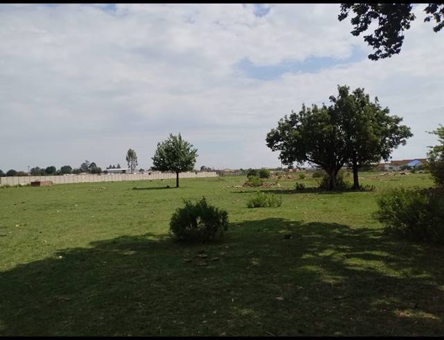20,206M² VACANT LAND FOR SALE IN ROODS GARDENS